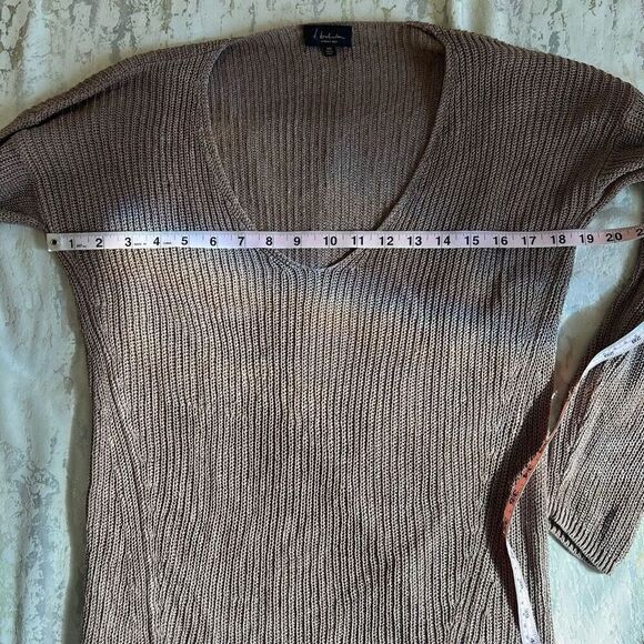 Aritzia Babaton Linen and Silk Light weight knit sweater - Picture 6 of 8